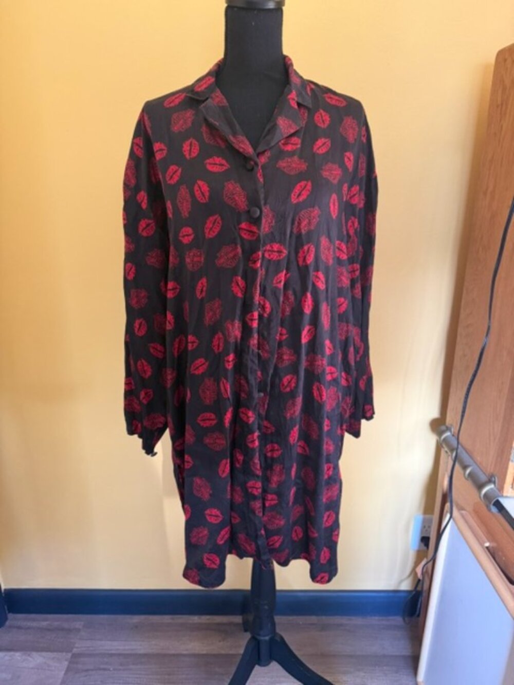 Harley Davidson 100% Silk Shirt Dress — XL/XG — Black & Red Lips Print